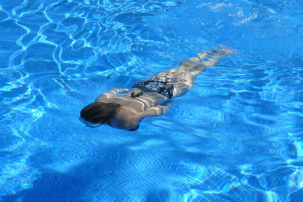 la maison del cabello piscina cloro efectos