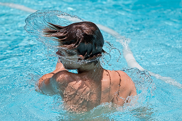 la maison del cabello piscina cloro pelo